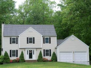 13 Davis Farm Rd, Clinton, CT 06413-1374
