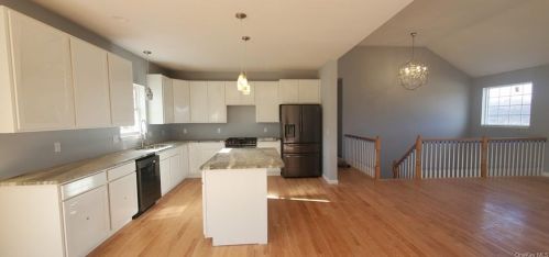 8 Mt Hope Rd, Middletown NY  10940-7128 exterior