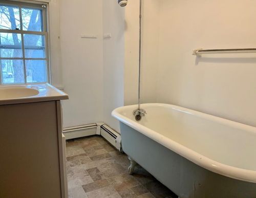 24 Blackstone St, Cumberland RI  02864-7027 exterior