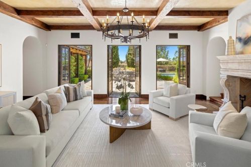 47 Echo Gln, Irvine CA  92603-0421 exterior