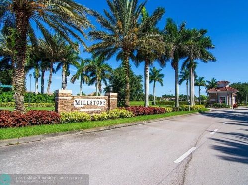 1745 Berkshire Cir, Vero Beach FL 32968-6715 exterior