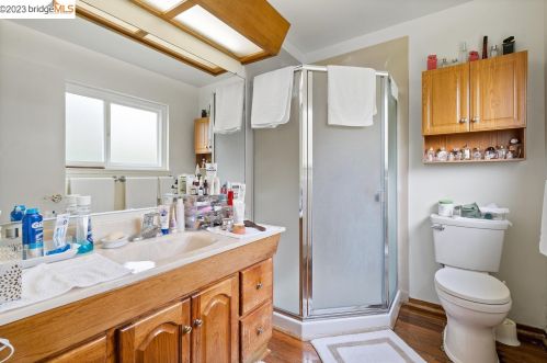 8 Rae Dr, Orinda CA  94563-4360 exterior