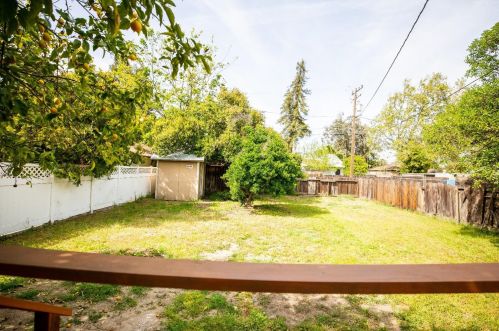 1229 Lyons Ave, Turlock CA  95380-4120 exterior