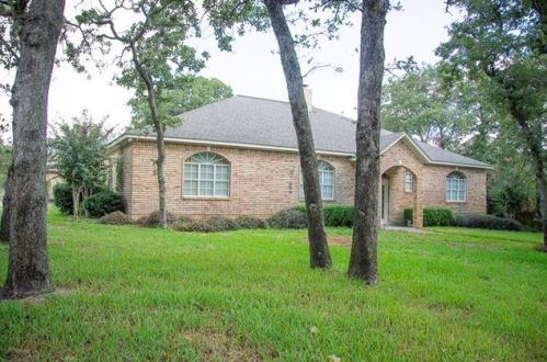 1904 Skyles Rd, Rockdale, TX 76567-2081