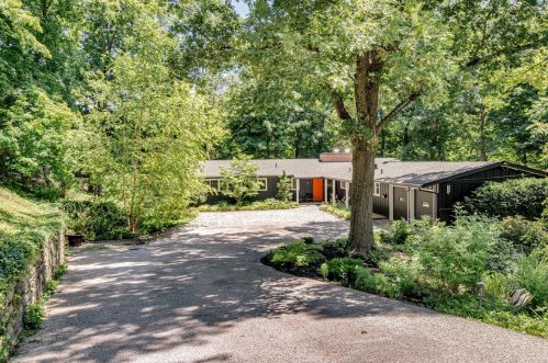 3534 Deepwoods Ln, Cincinnati, OH 45208-2530
