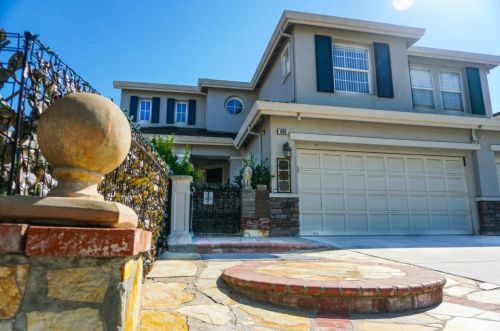 806 Sorrento Dr, Gilroy, CA 95020-3238