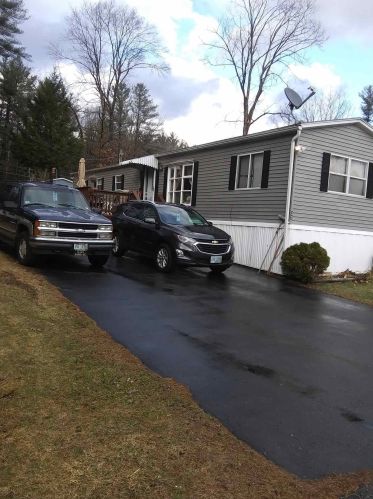 27 Beatrice St, Danville, NH 03819-5148