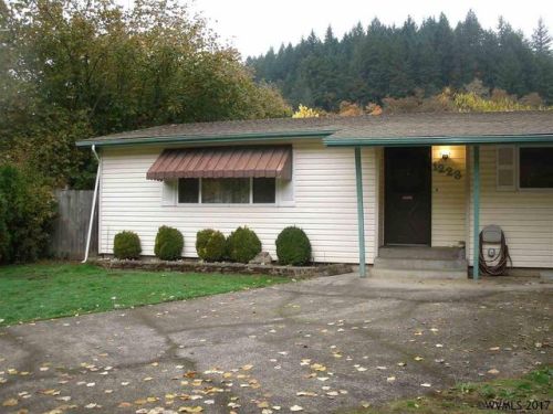 1223 Water St, Silverton OR  97381-2425 exterior