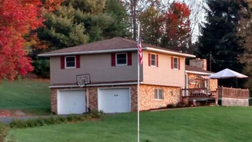 135 Decker Rd, Mayfield, PA 18433-3508