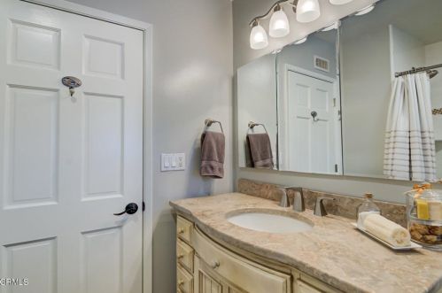 2902 El Caminito, Glendale CA 91214-2005 exterior