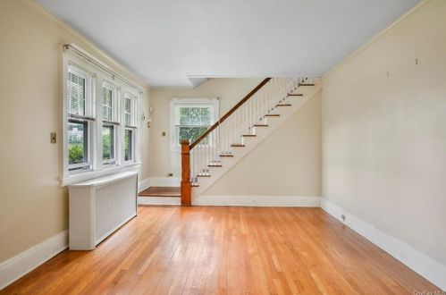 80 Primrose St, White Plains NY  10606-1631 exterior
