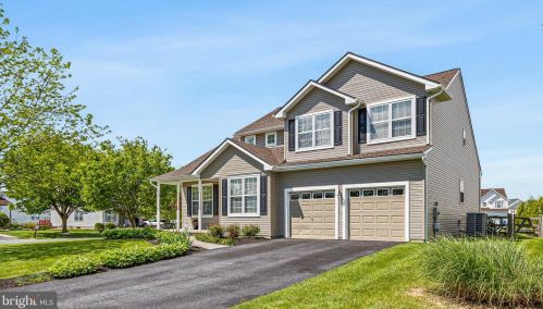 2 Violet Ct, Bear, DE 19701-6324