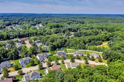 142 Serpentine Dr, Morganville NJ  07751-1400 exterior