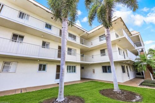 766 Central Ave, Naples FL  34102-6000 exterior