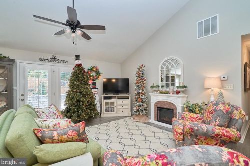 1201 Happy Ridge Dr, Front Royal VA  22630 exterior