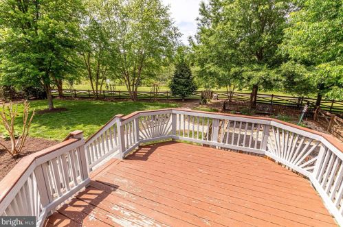 12664 Crabtree Falls Dr, Bristow VA  20136-2161 exterior