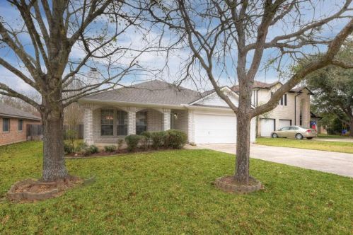 105 Taylors Cv, Creedmoor, TX 78610-3215