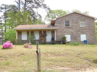141 Ingleside Dr, Fayetteville, NC 28303-2345