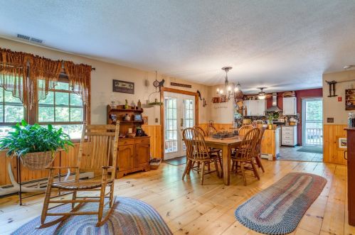 56 Fox Garrison Rd, Lee NH  03861-6338 exterior