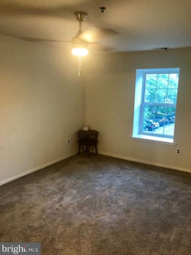 311 Stone Hurst Ct, New Castle DE  19720-3947 exterior