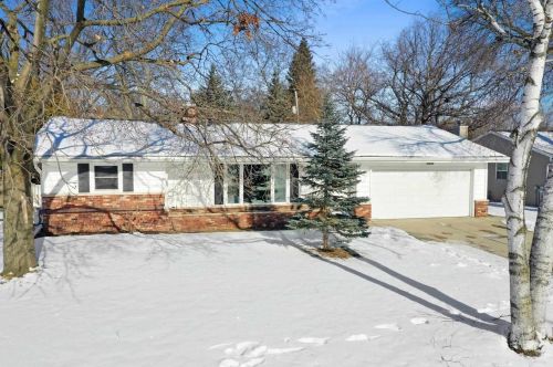1560 Careful Dr, Green Bay, WI 54304-2941