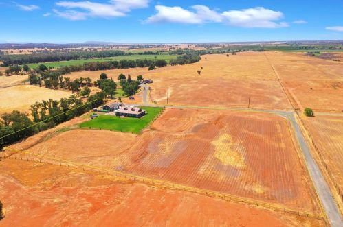 301 Sunnybrook Ln, Oroville CA  95965-8101 exterior