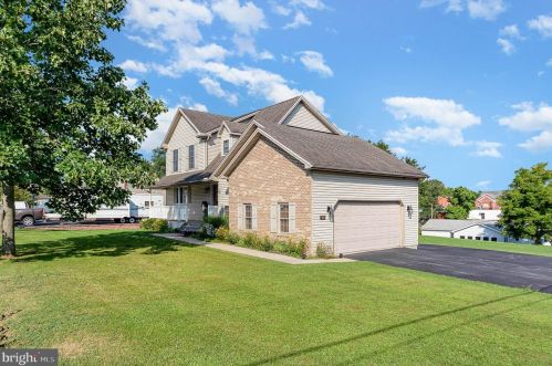 303 Lewisberry Ct, Alpine, PA 17339-9654