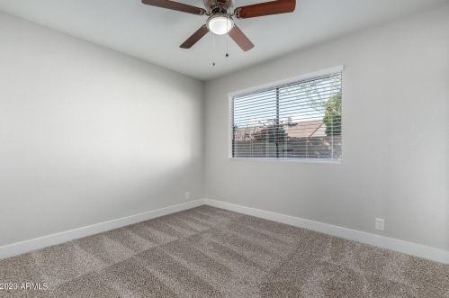 6514 Turquoise Ave, Glendale AZ 85302-1037 exterior