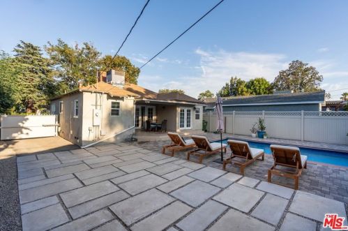 4919 Cartwright Ave, North Hollywood CA  91601-4728 exterior