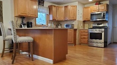 806 Greenville Ave, Providence, RI 02919-1305
