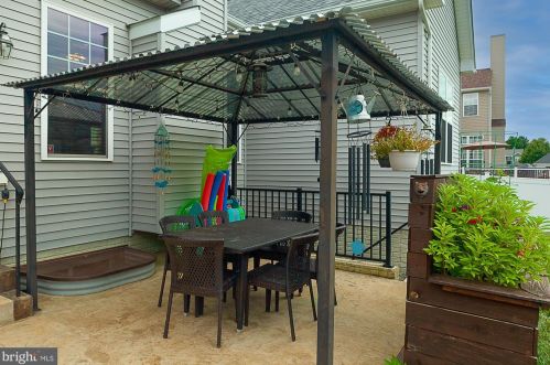 264 Burberry Ln, Charles Town WV  25414-5621 exterior