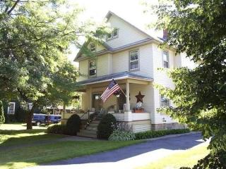 219 Main St, Lyndonville, NY 14098-9601