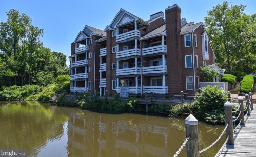 7604 Lakeside Village Dr, Falls Church VA  exterior