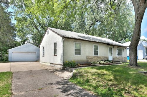 1887 Jackson St, Saint Paul, MN 55117-1914