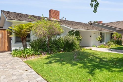 5137 Vista Hermosa St, Long Beach, CA 90815-3933