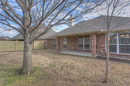 5424 Shasta Ridge Ct, Fort Worth TX  76123-2827 exterior