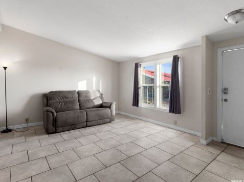 5068 Crown Pointe Dr, Salt Lake City, UT 84120
