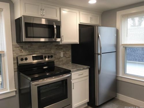 52 Pleasant St, Colchester CT  06415-1206 exterior