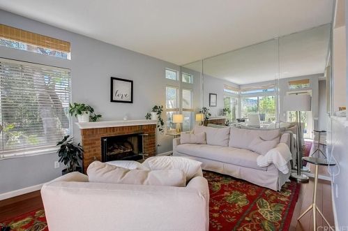 136 Valero Cir, Calabasas CA  91377-5551 exterior