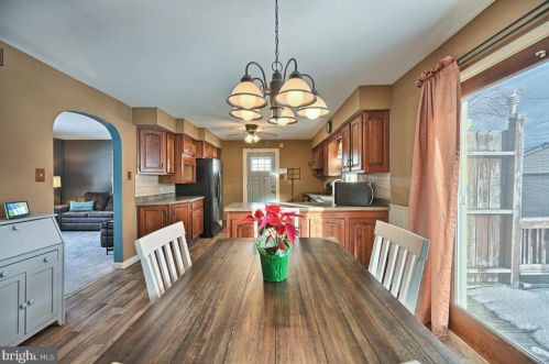 7211 Jefferson St, Harrisburg PA 17111-5246 exterior