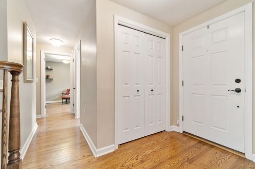 731 Pinetree Rd, Pittsburgh, PA 15243-1043
