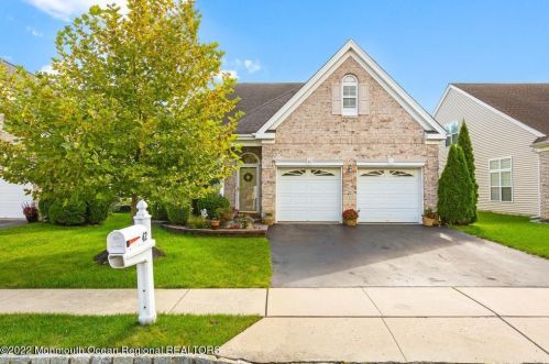 42 Jumping Brook Dr, Lakewood, NJ 08701-3868