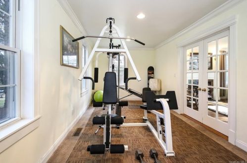 221 Oscawana Lake Rd, Tompkins Corners NY  10579-2600 exterior