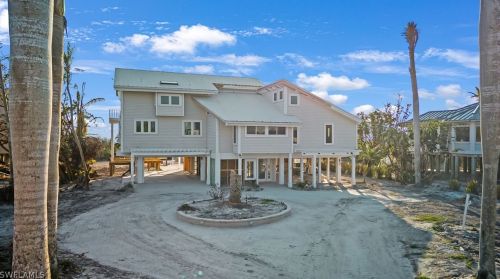 1320 Seaspray Ln, Sanibel FL  33957-2619 exterior