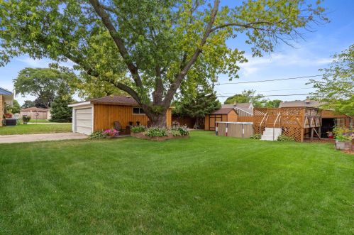 6240 Kinnickinnic Riv Pkwy, Milwaukee WI 53219-3010 exterior