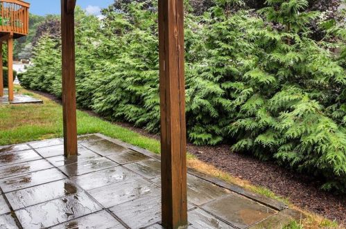 45 Spg Pond Dr, Crotonville NY  10562-2034 exterior