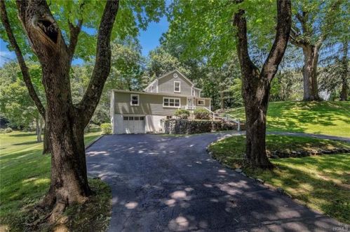 22 Virginia Ln, Thornwood, NY 10594-2007
