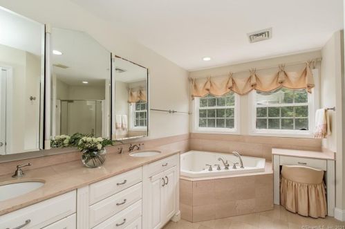 35 Roast Meat Hill Rd, Deep River CT  06419-1425 exterior