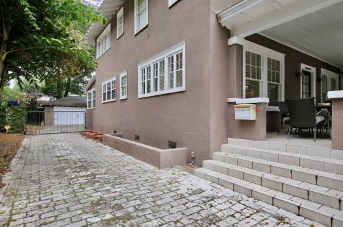 738 Edgewater Dr, Orlando FL 32804-6890 exterior