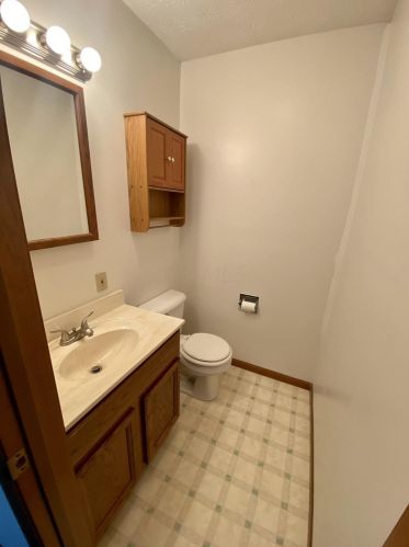 8441 Dunham Rd, Mount Vernon OH  43050-8572 exterior